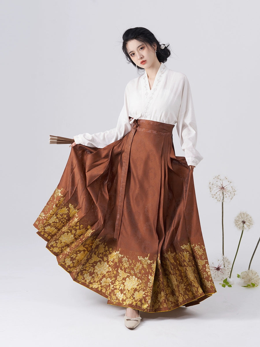Ming Dynasty Modern Hanfu, Mamianqun, Plum Branch 青梅折枝 (Preorder)