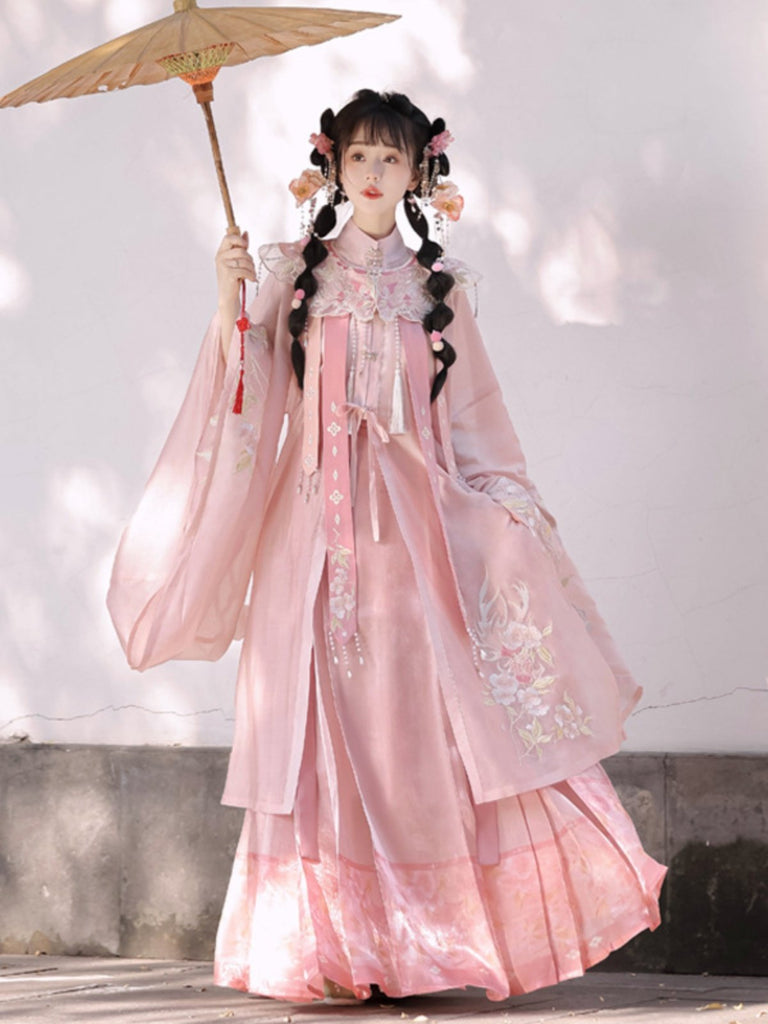 Ming Dynasty Hanfu Set with Cloud Collar & Mamian Skirt｜Koi Spirit 锦鲤仙 ...