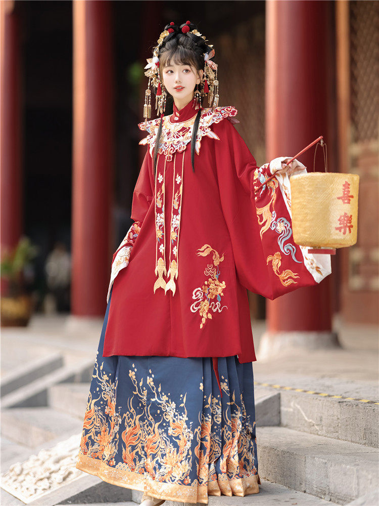 Ming Dynasty Koi Embroidered Flower Wedding Hanfu with Printed Mamianq ...