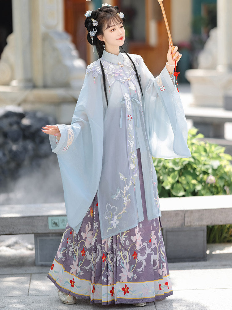 Ming Dynasty Hanfu Set with Cloud Collar & Mamian Skirt｜Sleepless Peta ...