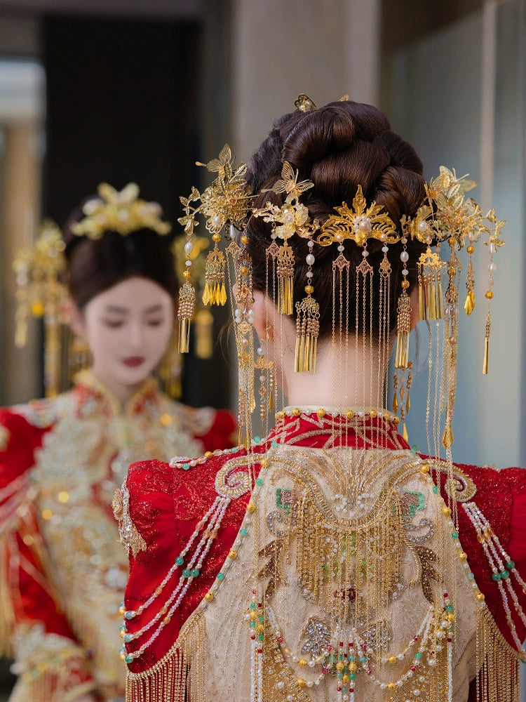 Golden Butterfly Tassel Bridal Hairpin Traditional Chinese Wedding Headpiece for Xiuhe Dress