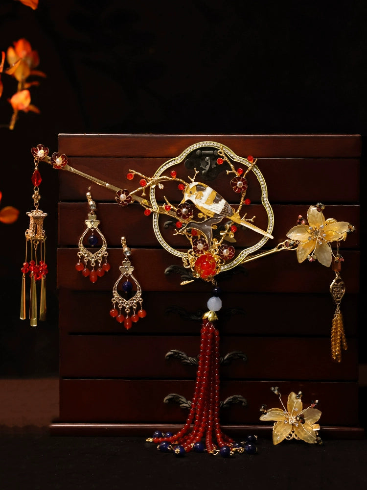 Flying Bird and Floral Bridal Hairpin Classical Chinese Wedding Headpiece for Xiuhe and Morning Robe Bride