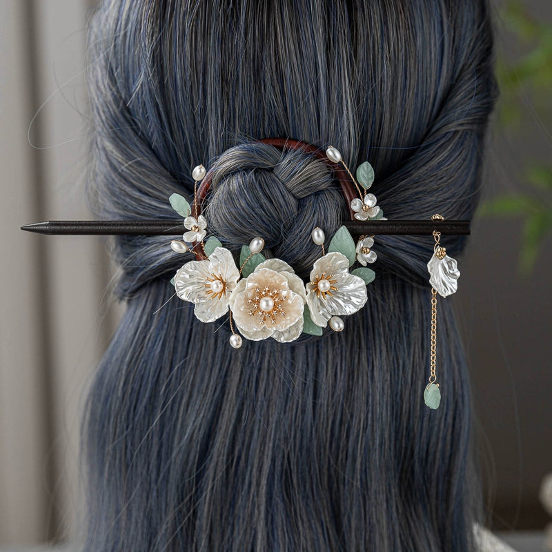 Back Hair Pin: Gardenia Wood