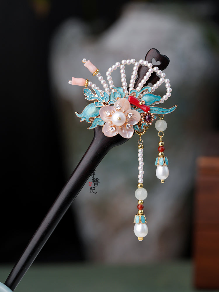 Ebony Tassel Hair Stick: Fan Fleur