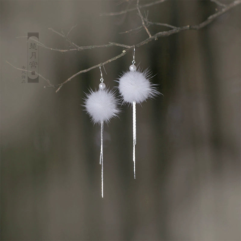 Hair Clips: Furry Snow