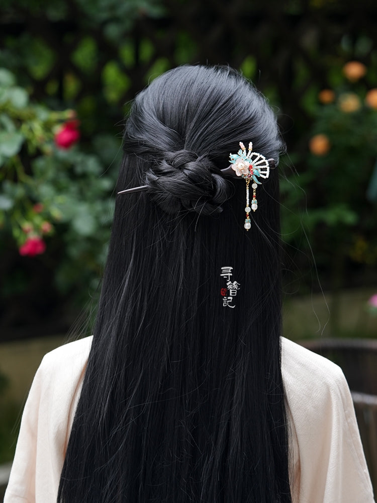 Ebony Tassel Hair Stick: Fan Fleur