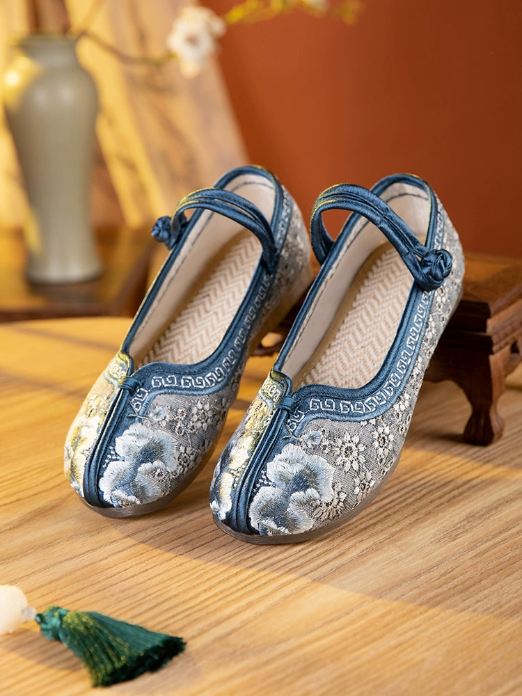 embroidered dress shoes Daisy Embroidered T-Straps (Green) 6
