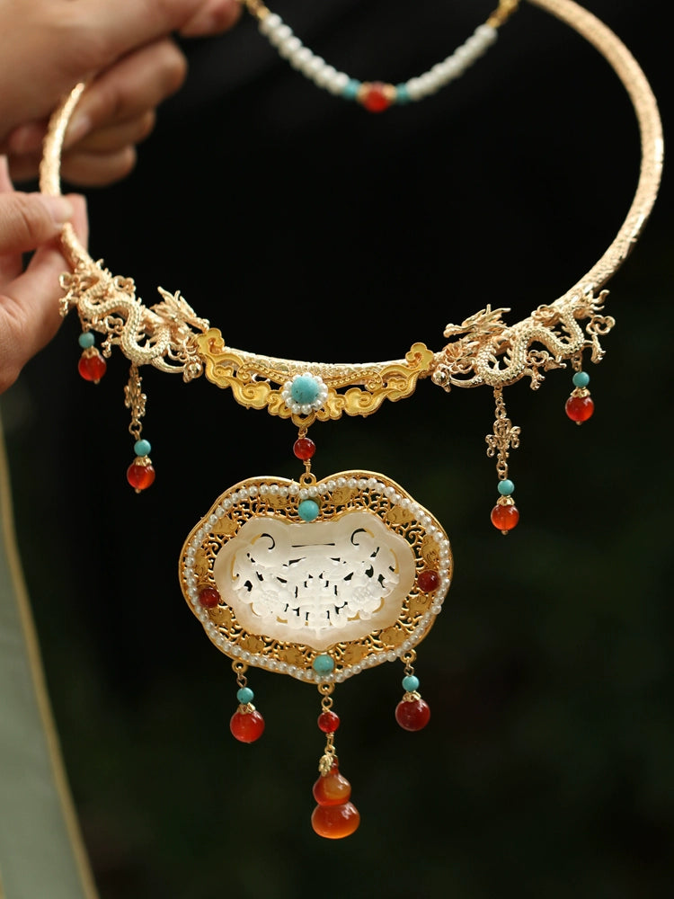 Golden Pendant Chinese Style Necklace