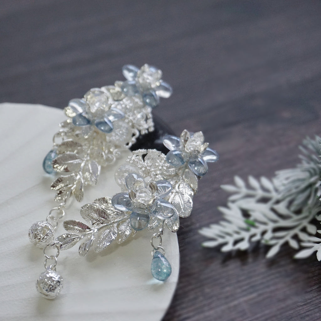 Hair Clips: Frost