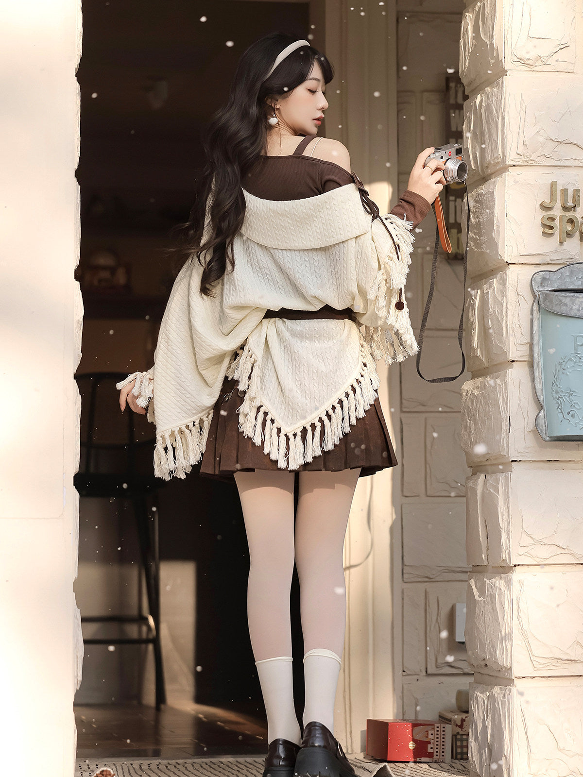 New Chinese Style Off Shoulder Knitted Cloak and Skirt - City