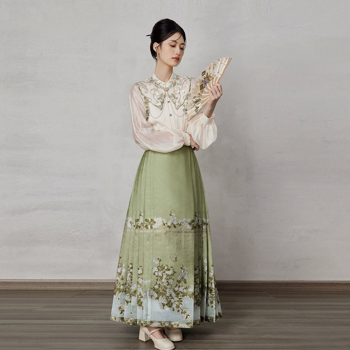 Ming Dynasty Modern Hanfu, Mamianqun, Pear Blossom Song 梨花颂 (Preorder ...