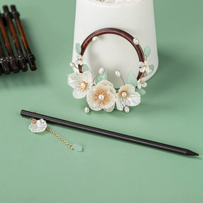 Back Hair Pin: Gardenia Wood