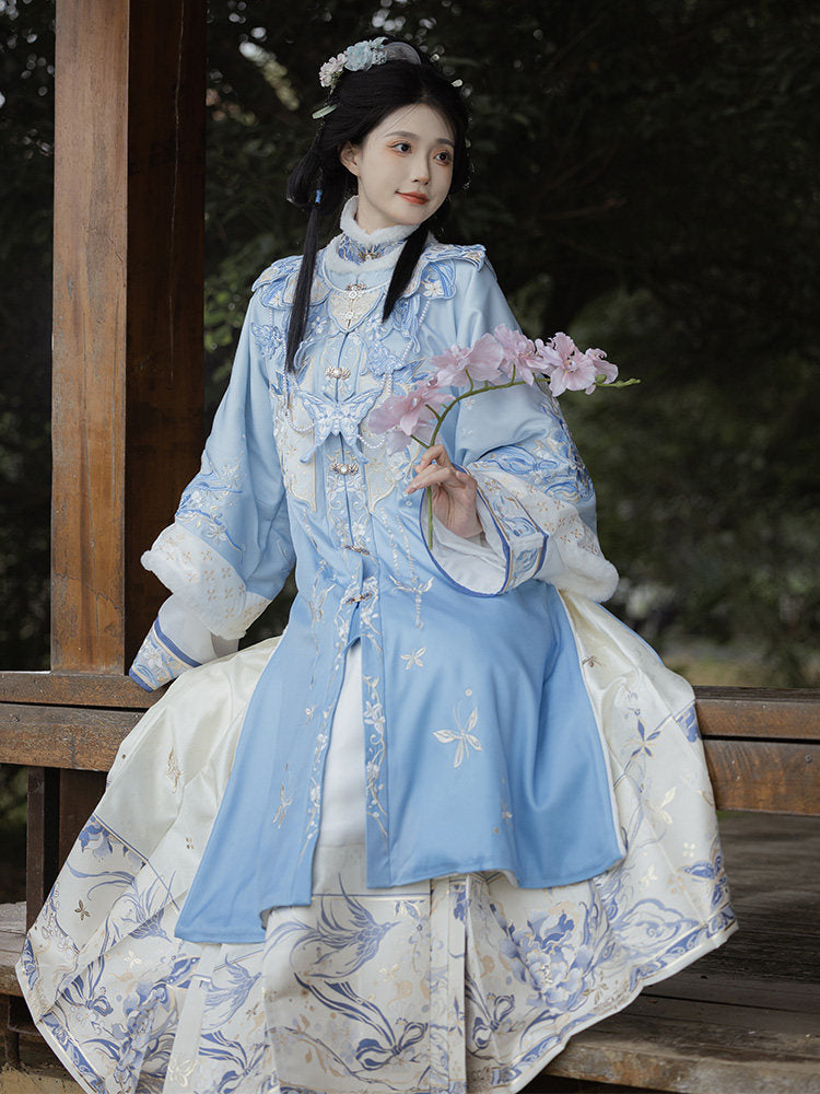 Ming Dynasty Hanfu Set with Embroidered Robe & Mamian Skirt | Yudie 玉蝶 ...