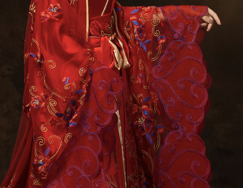 Modern Hanfu Chinese Wedding Gown, Made to Order, Luminous – Hanfu Story